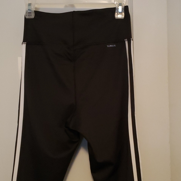 Adidas size small high rise capri leggings - Picture 4 of 5